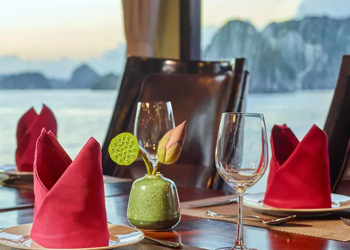 Lotus Boutique Cruise 5* Ha Long