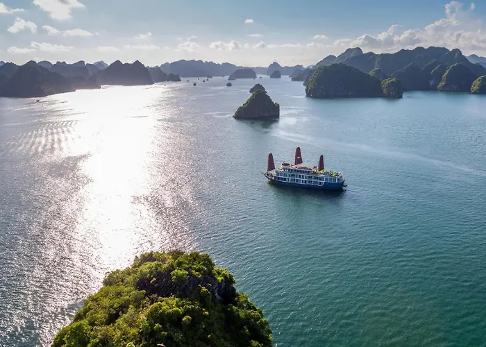 Lotus Boutique Cruise Ha Long