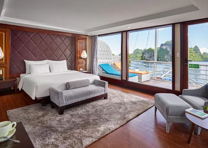 Lotus Boutique Cruise Ha Long