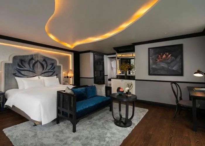  Lotus Boutique Cruise