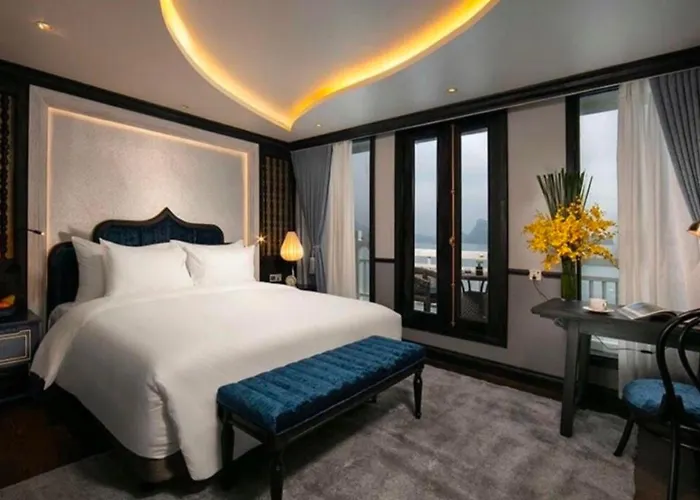 Lotus Boutique Cruise 5* Ha Long