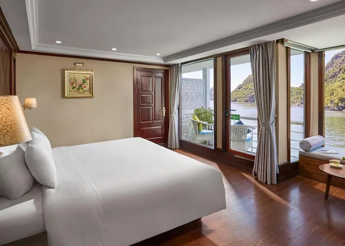 Lotus Boutique Cruise Ha Long